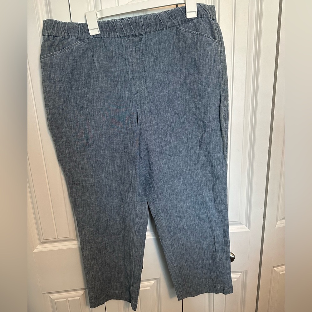 Lands End Chambray Capri Pants ( mid rise )